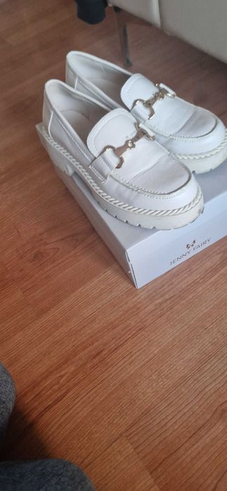 Пролетно-есенни обувки