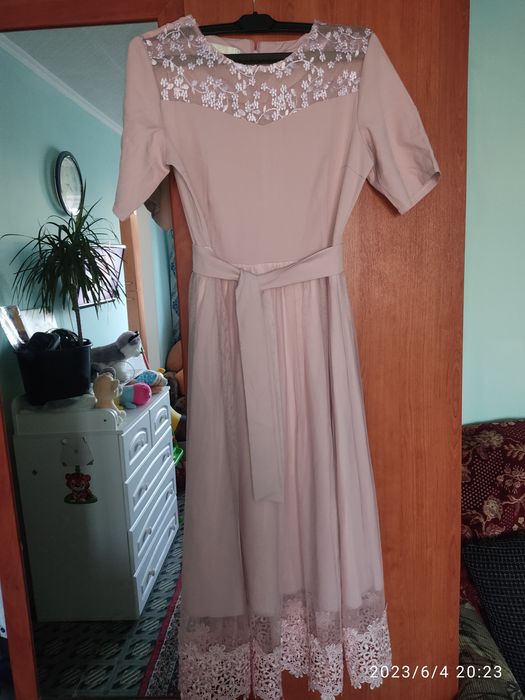 Платья  с поясом