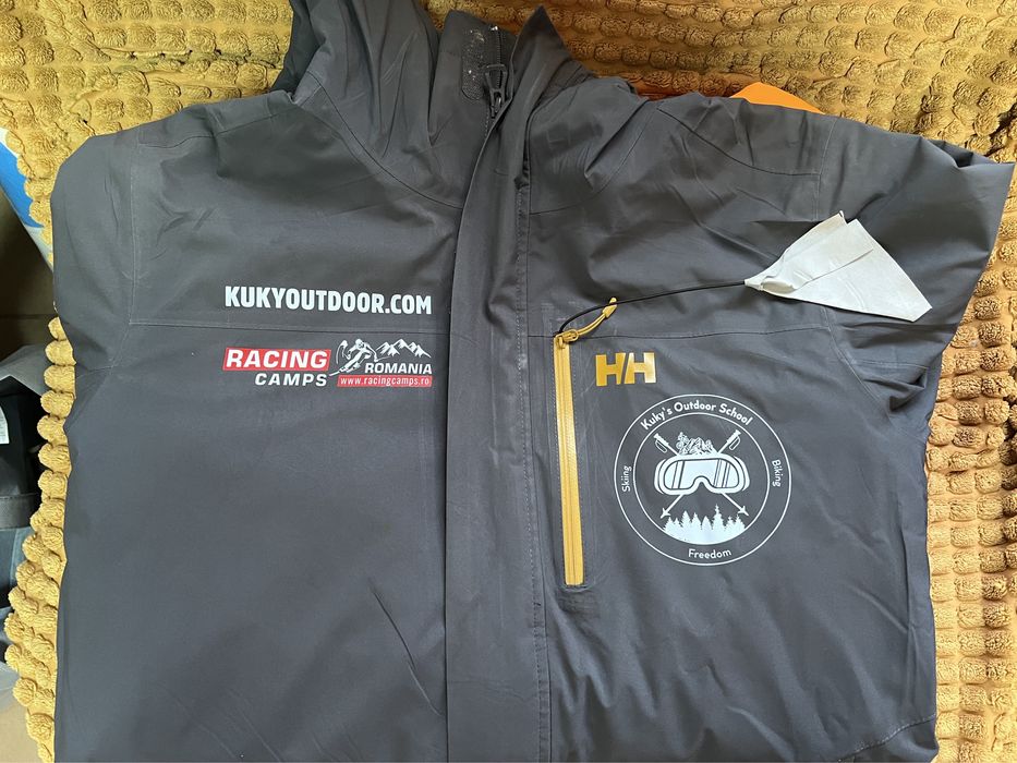 Tricouri personalizate, echipament sportiv personalizat