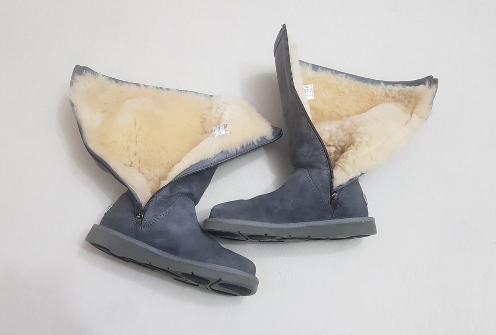 Cizme UGG Australia inalte cu fermoar, piele si blană naturală, nr 38