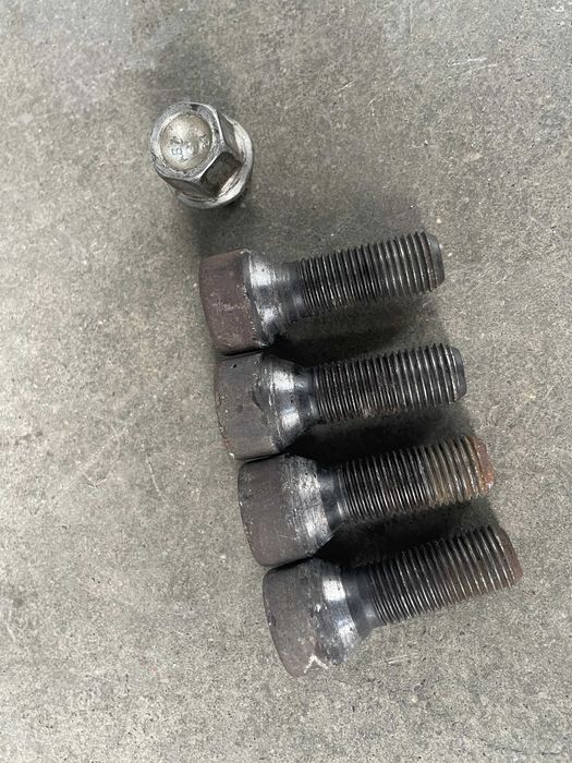Set 4 prezoane + cheita antifurt Bmw X3 E83