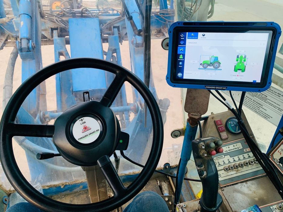 GPS cu autoghidare pentru tractor cu precizie 2,5 cm