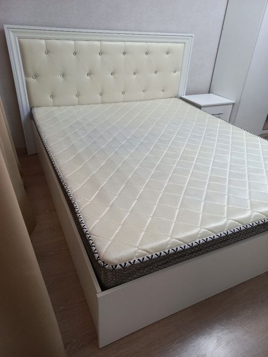 Спальный кровать