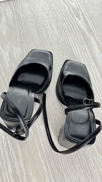 Туфли Zara черные
