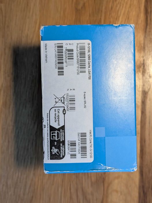 Intel i3 12100 (cu GPU integrat) si Cooler Intel Nefolosit