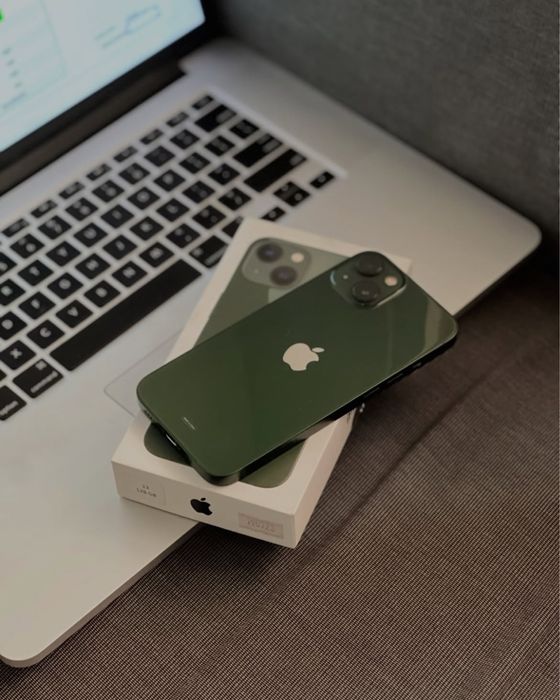 iPhone 13  100% battery