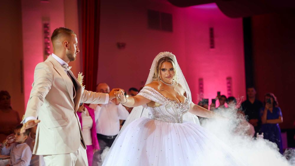 Fotograf ,video si drona pentru nunta, botez ,cununie 300-1100 €.