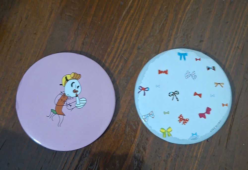 маленького ручного зеркальца