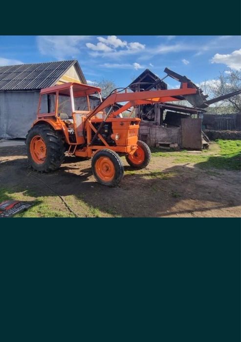 Vand tractor fiat cu incarcator frontal