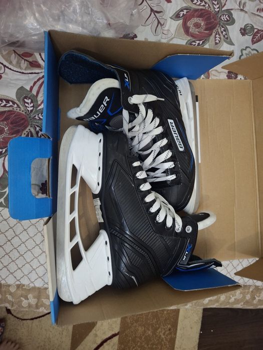 Продам Коньки BAUER