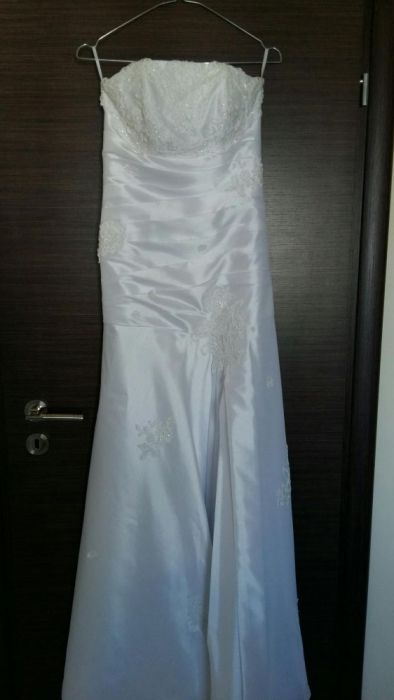 Rochie de mireasa alba cu saculet mas.36-38