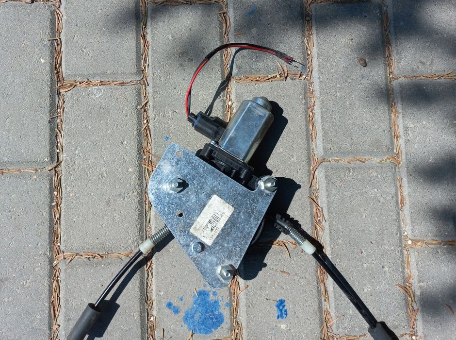 Стъклоповдигачи за Рено Меган Сценик сценик
Renault Megane Sc