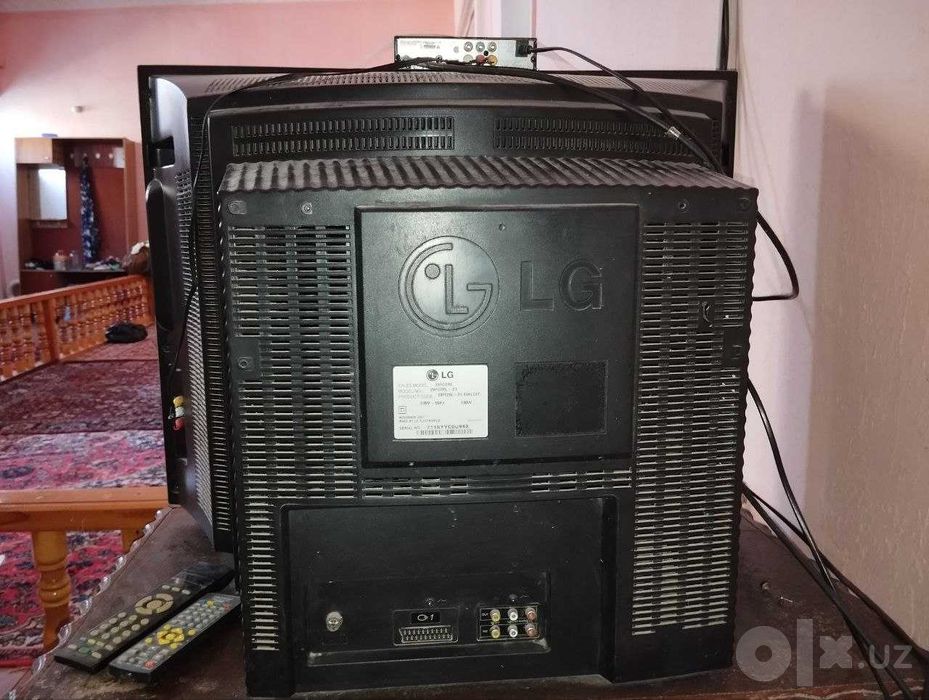 Продаю телевизор LG в требует ремонта, пульт есть.