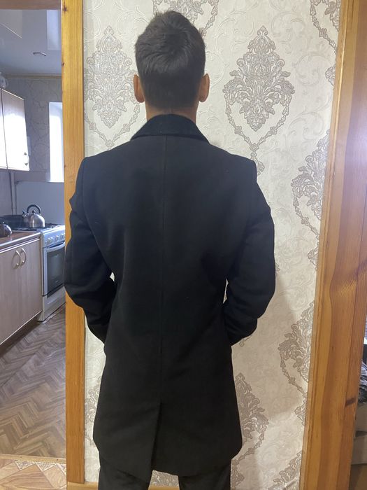 Пальто черное продам