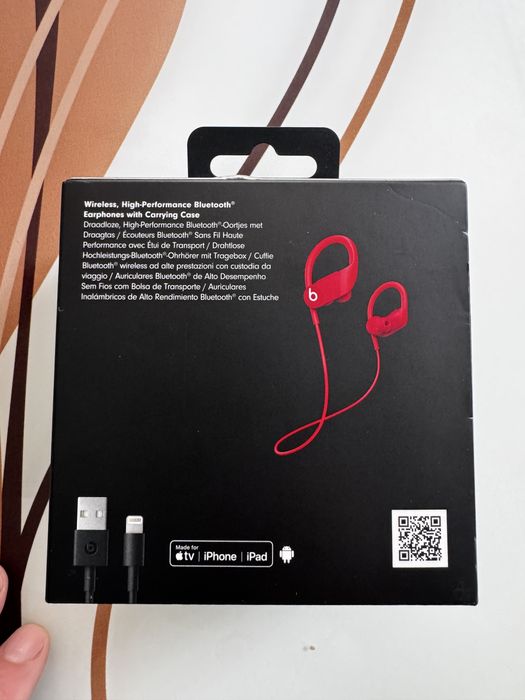 PowerBeats Слушалки