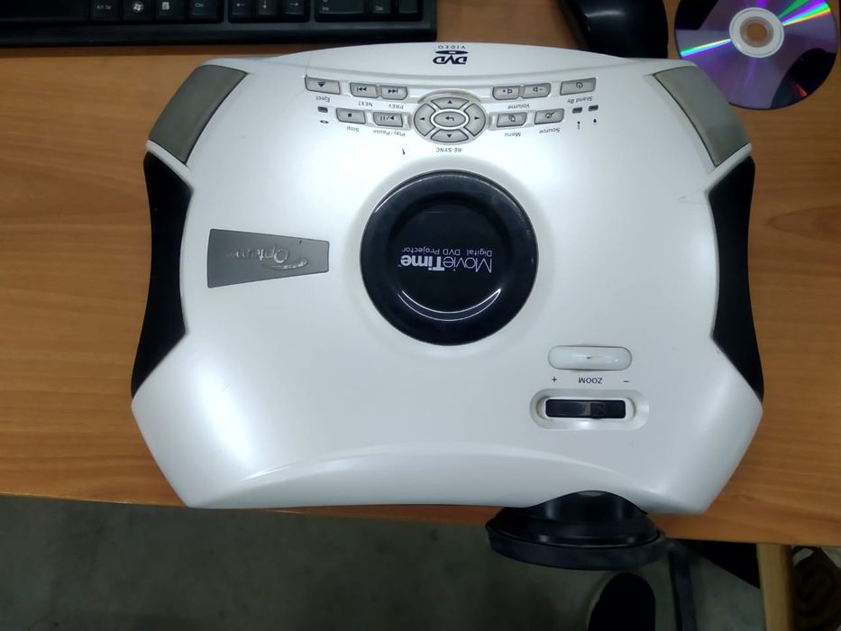 Продам проектор Optoma