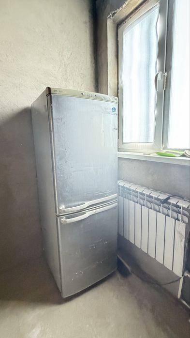 Холодильник двух камерный