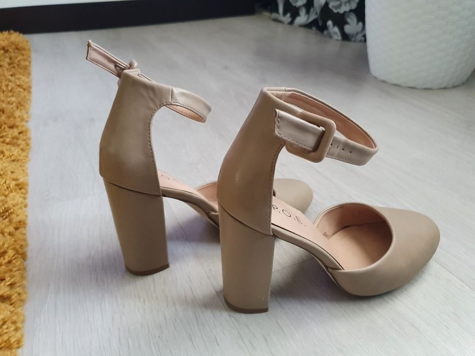 Pantofi Poema mărimea 36