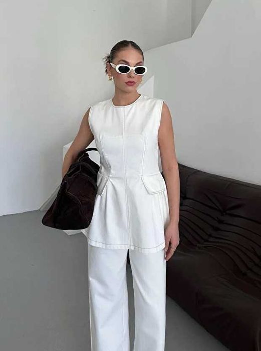 Дамски бял летен костюм