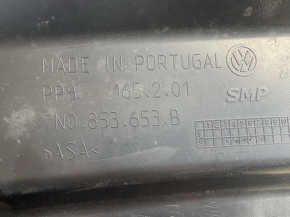 Централна решетка за Шаран / VW Sharan 2010 -