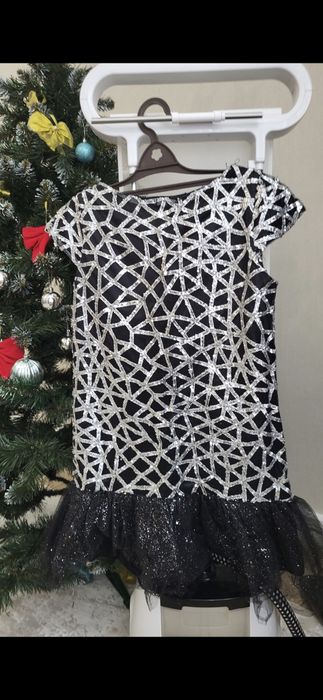 Продам  нарядные платья для девочек