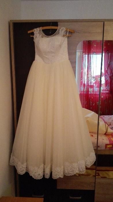 Vand rochie de mireasa, model princess deosebit
