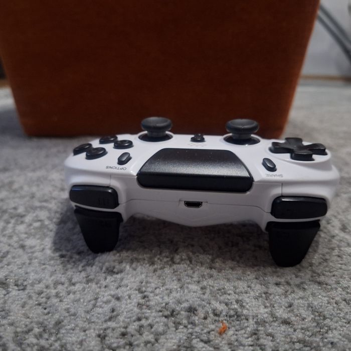 Controllerul Gioteck VX4 Wireless Controller PS4