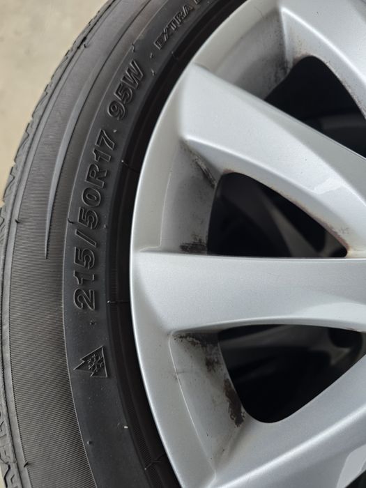 2 Броя 215/50/17 Goodride 5,8mm