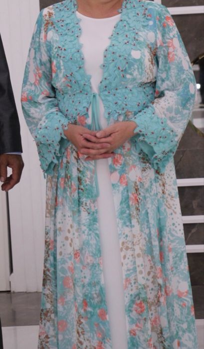 Вечерное платья, цвет- голубой