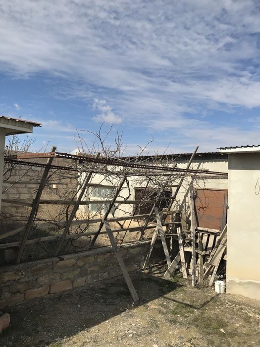 Жер уй сатылады.