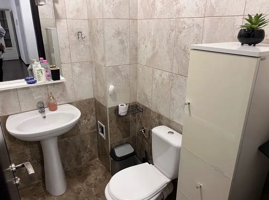 Garsonieră tip Studio Militari Residence acces loc de parcare