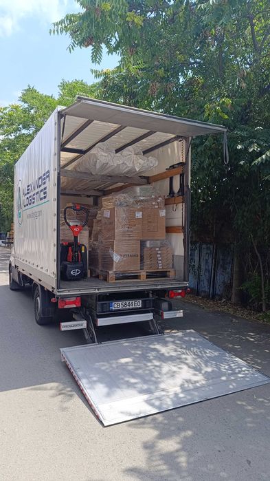 Транспортни услуги с бус с падащ борд до 2.5 т.