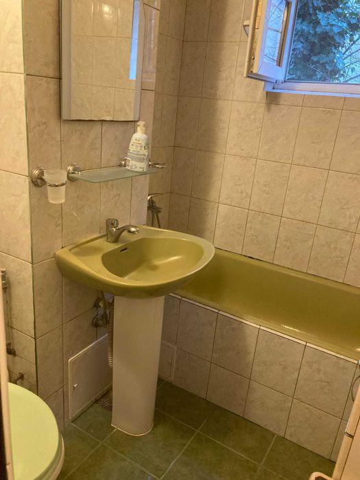 Vând apartament 2 camere, parter, Jimbolia în zona gării.
