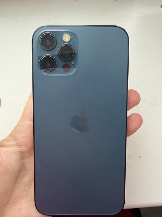 Срочно продаётся iPhone 12 Pro