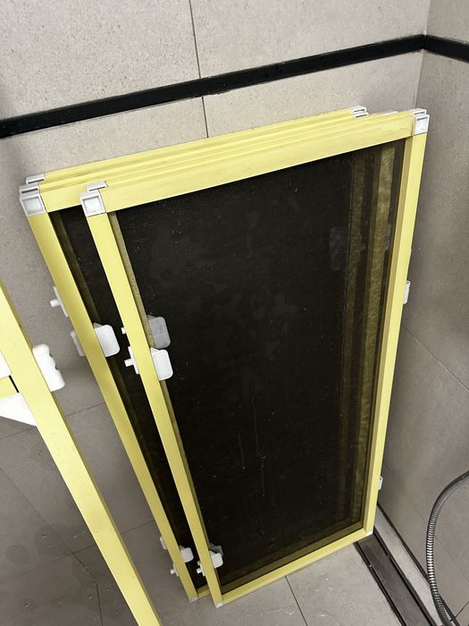 Plase tantari usa/geamuri