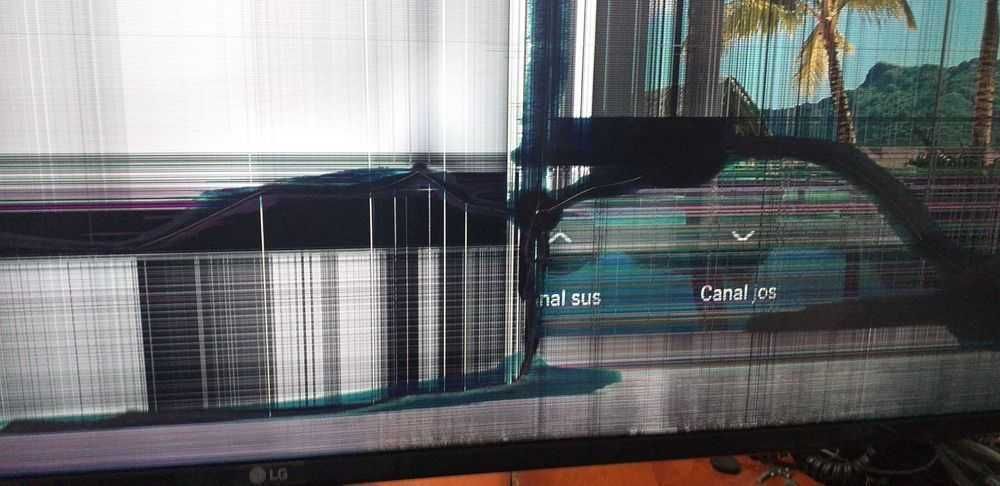 TV led LG 43UJ634V display fisurat