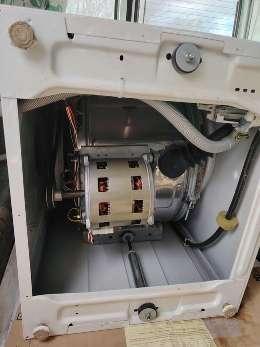 Пералня, работеща.