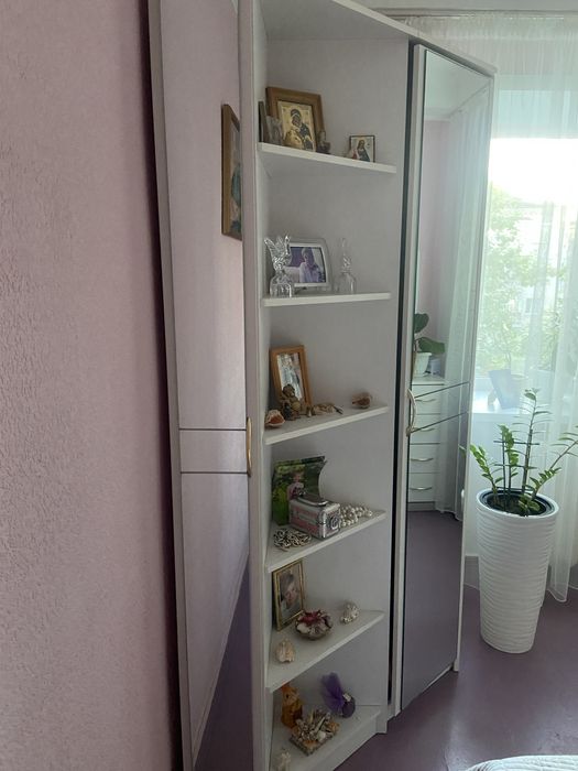 Продам спальный гарнитур и тумбу.