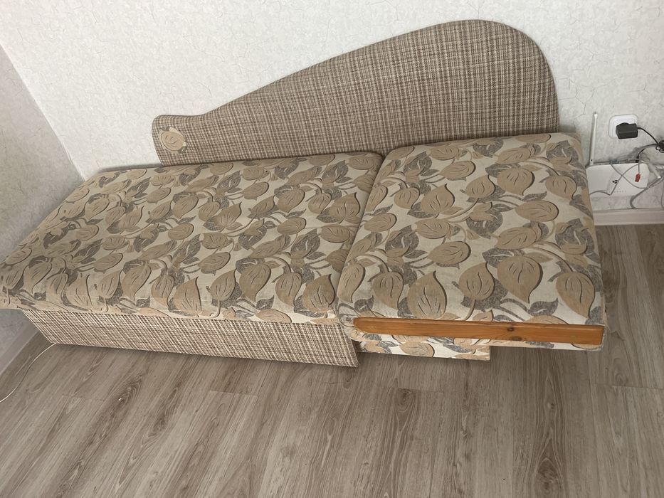 Диван хорошем состоянии.
