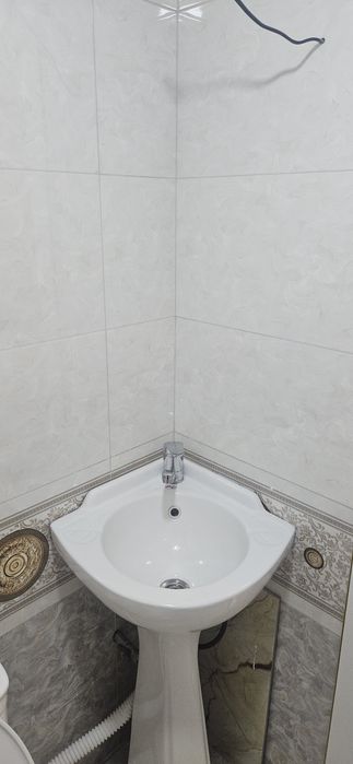 барча кулайлигларга эга янги курилган домнинг 3 этажидан
2 хоналиг уй