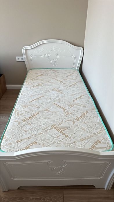 Кровать с матрасом 100/200