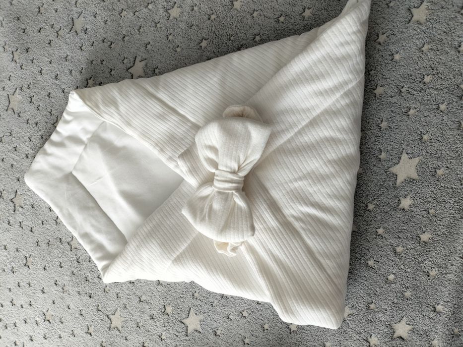 Продам уголок на выписку