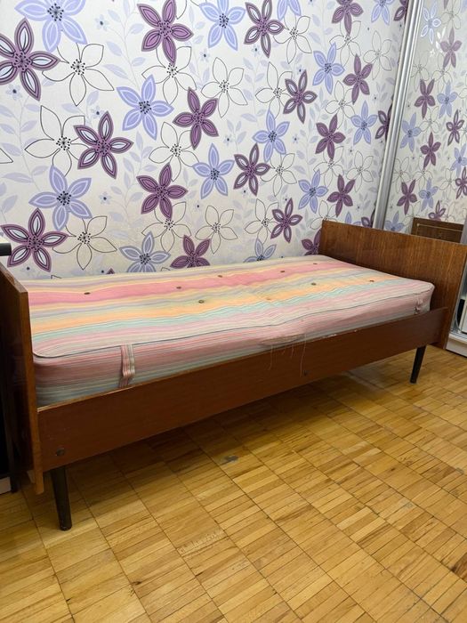 Односпальная кровать