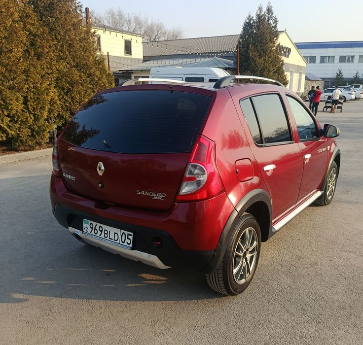 Продам RENAULT SANDERO Stepway 2014г