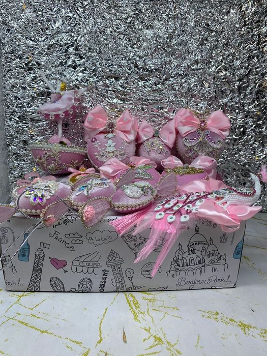 Новогодние игрушки на ёлку