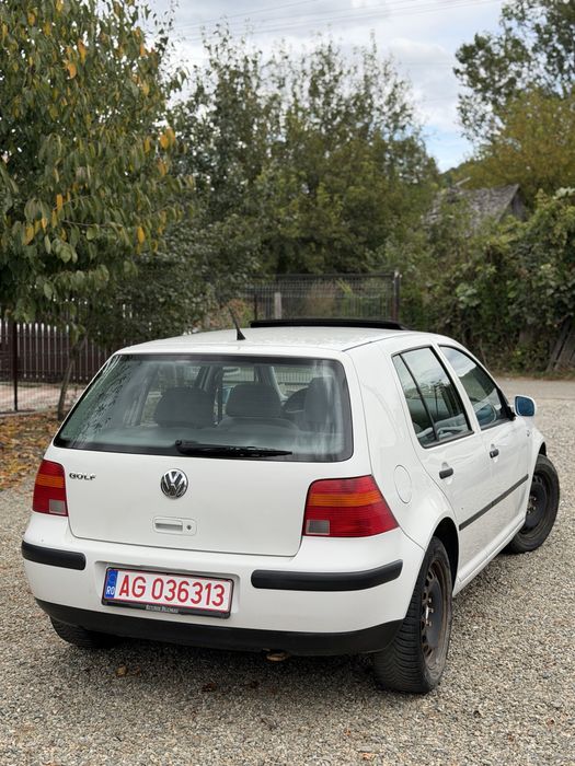 Vw Golf 4 Nr valabil 137.000 Km /fara daune /2001