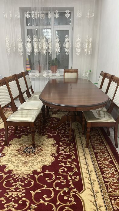 Продается Стол и стулья