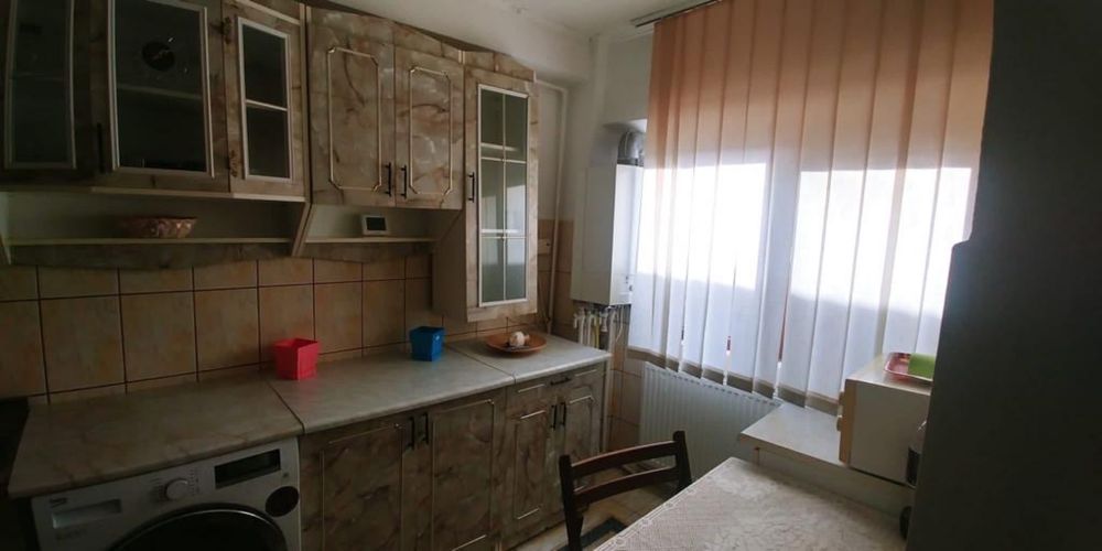 Apartament 2 Camere Central - Recent Renovat + Loc de Parcare inclus si Centrala Proprie