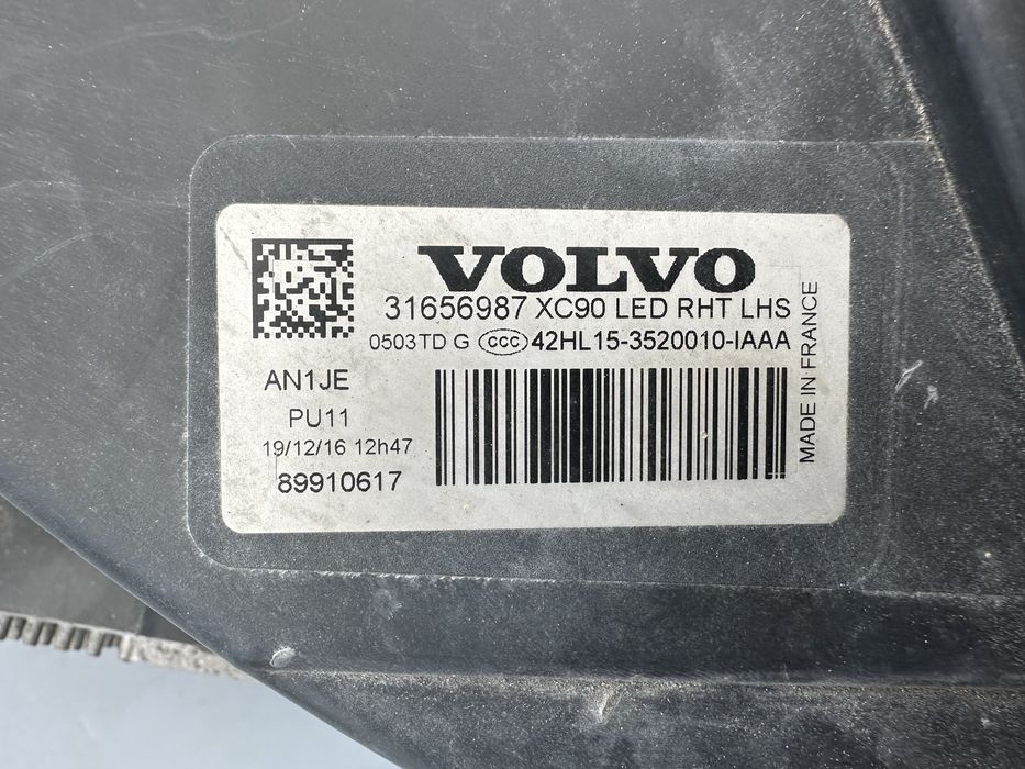 Volvo XC90 ляв фар