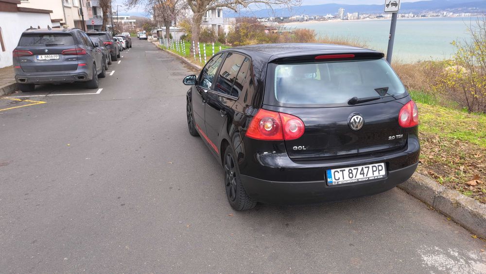 Продавам  голф 5